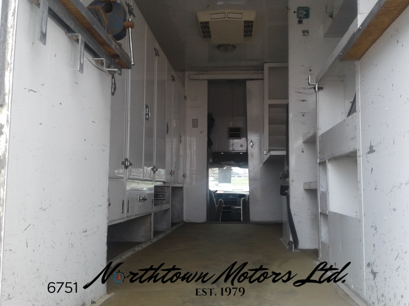 
								2001 Ford F550 Command Centre full									