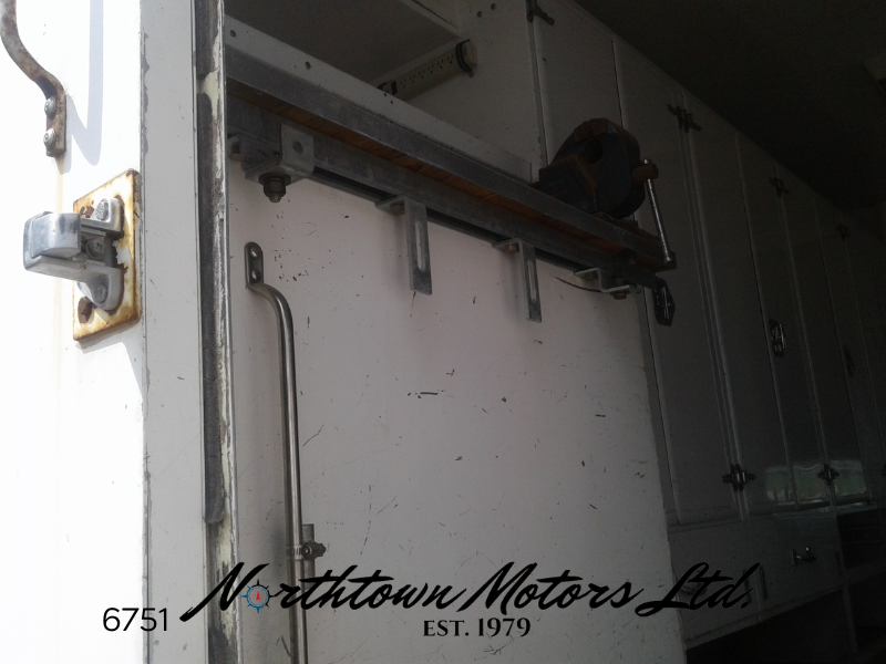 
								2001 Ford F550 Command Centre full									