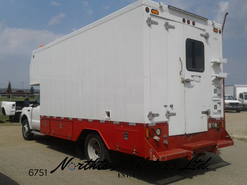 
								2001 Ford F550 Command Centre full									