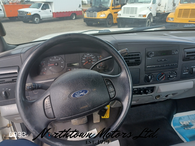 
								2005 Ford F450 Cab & Chassis full									
