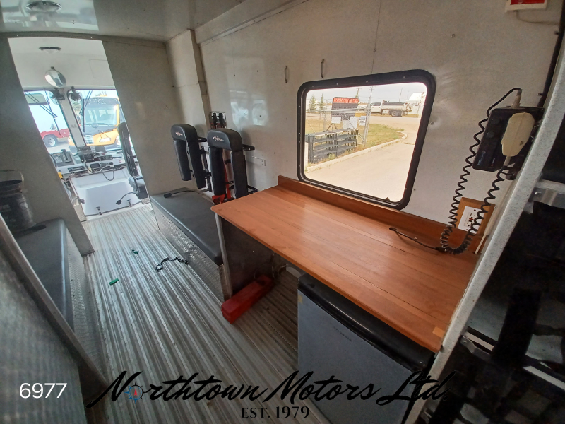 
								1999 Freightliner MT55 Rescue Van full									