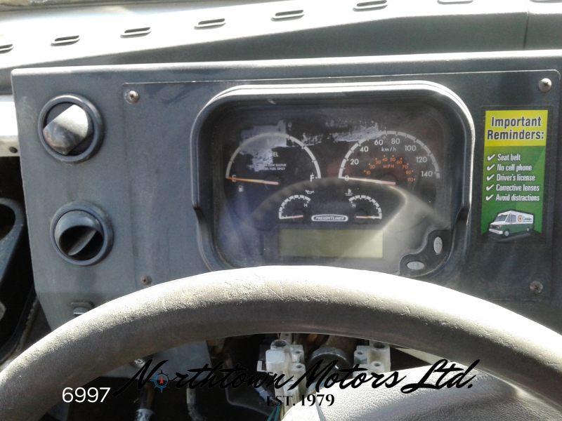 
								2011 Freightliner MT45 Curb Van full									