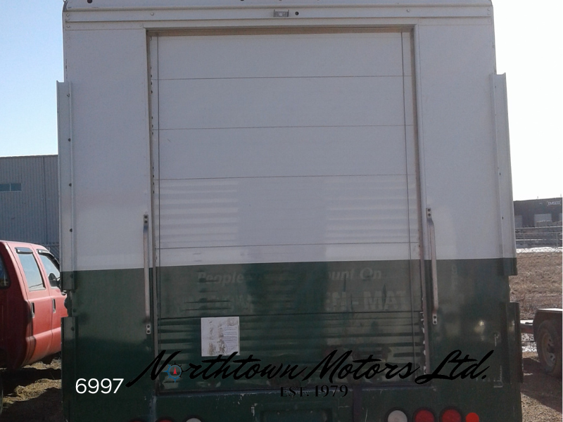 
								2011 Freightliner MT45 Curb Van full									