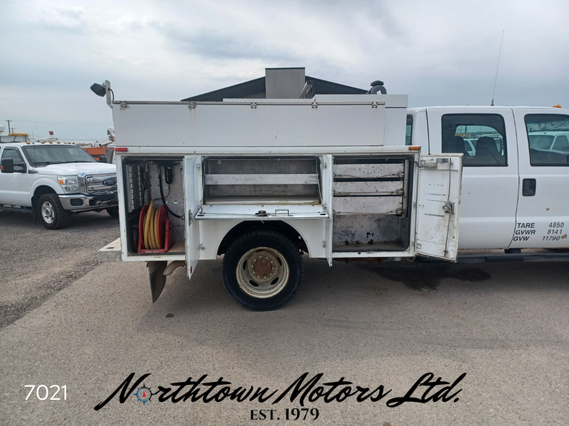 
								2005 Ford F550 Service Body full									
