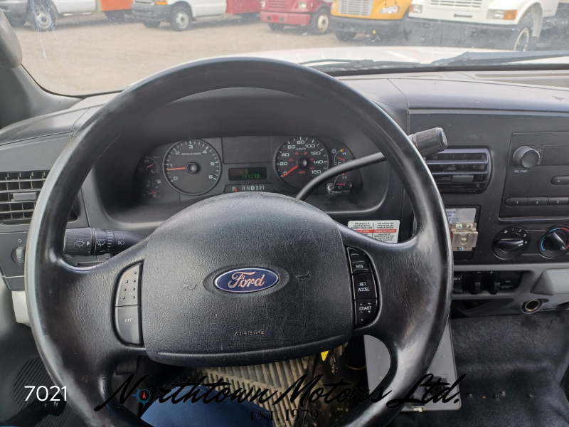 
								2005 Ford F550 Service Body full									