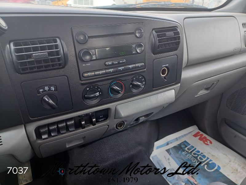 
								2007 Ford F350 Cab & Chassis full									