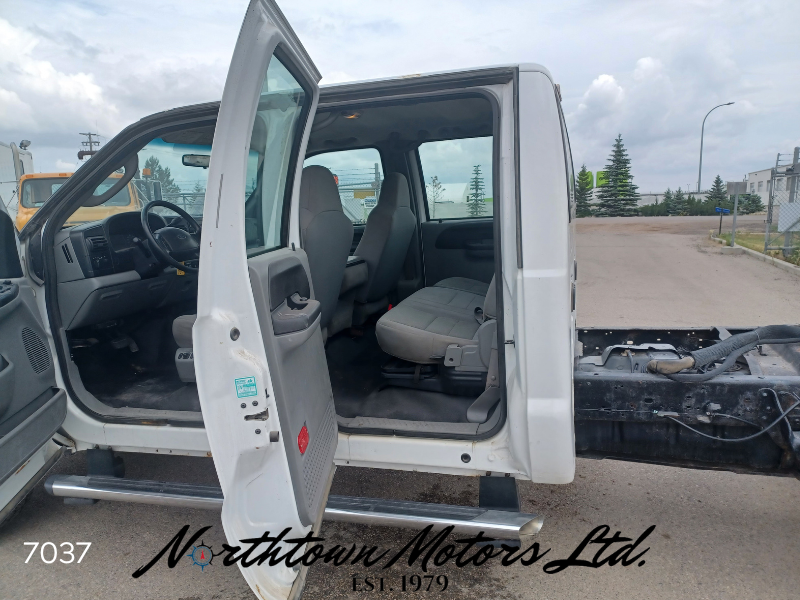 
								2007 Ford F350 Cab & Chassis full									