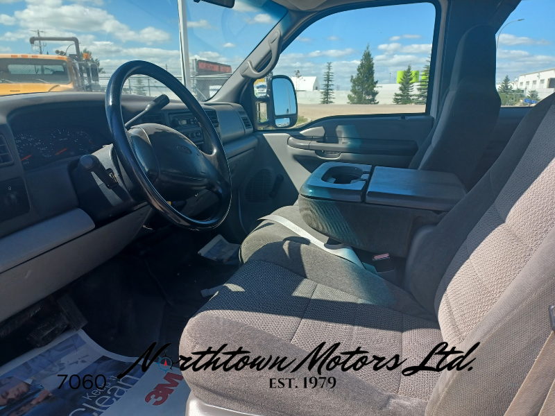 
								2002 Ford F350 Service Body full									