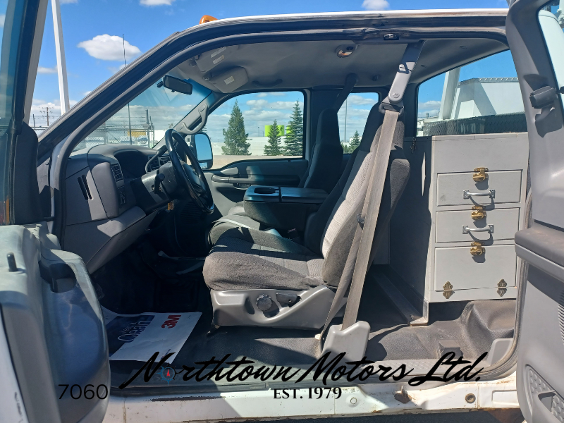 
								2002 Ford F350 Service Body full									