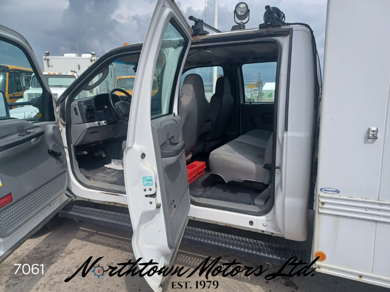 
								2005 Ford F550 Service Truck with Workshop full									