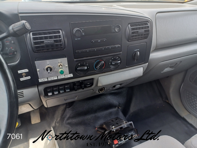 
								2005 Ford F550 Service Truck with Workshop full									