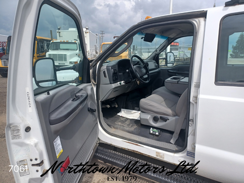 
								2005 Ford F550 Service Truck with Workshop full									