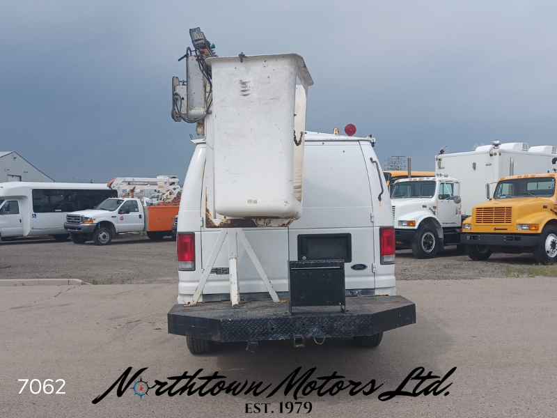 
								2000 Ford E350 Bucket Van full									