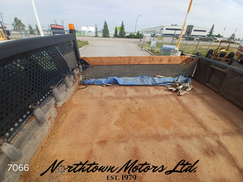 
								2002 Ford F550 Dump Box full									