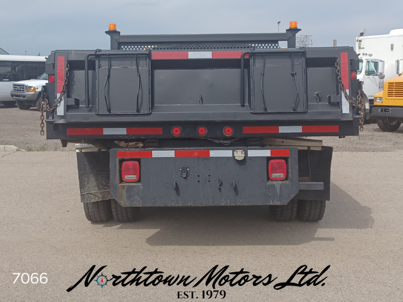 
								2002 Ford F550 Dump Box full									