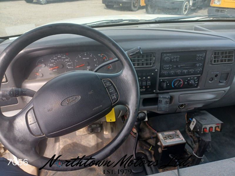 
								2002 Ford F550 Dump Box full									