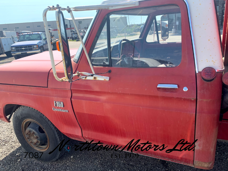 
								1975 Ford F350 Grain Box & Hoist full									