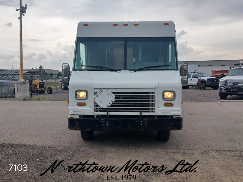 
								2006 Ford E450 Curb Van full									