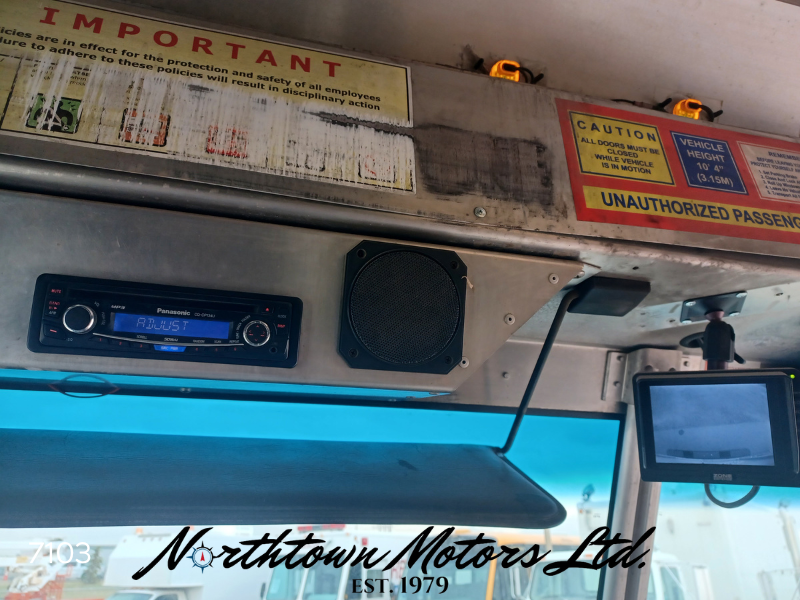 
								2006 Ford E450 Curb Van full									