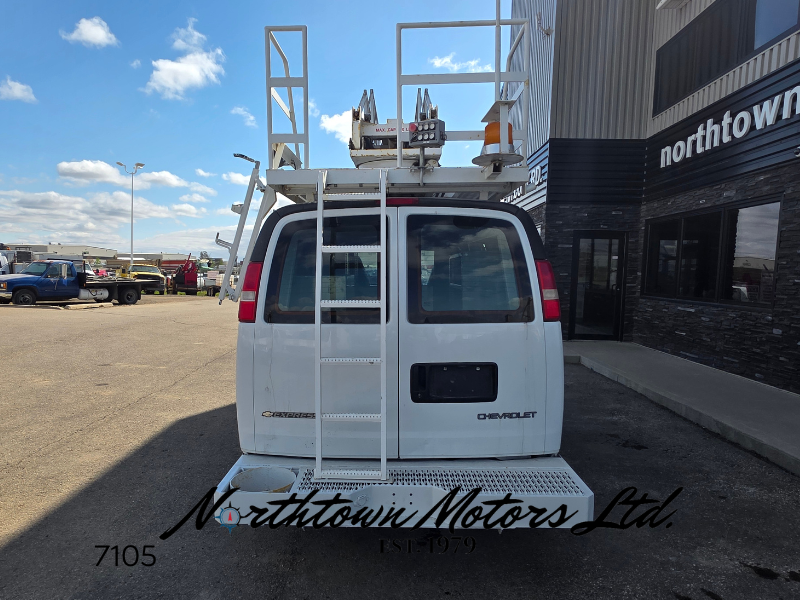 
								2006 Chevrolet Express 3500 Bucket Van full									