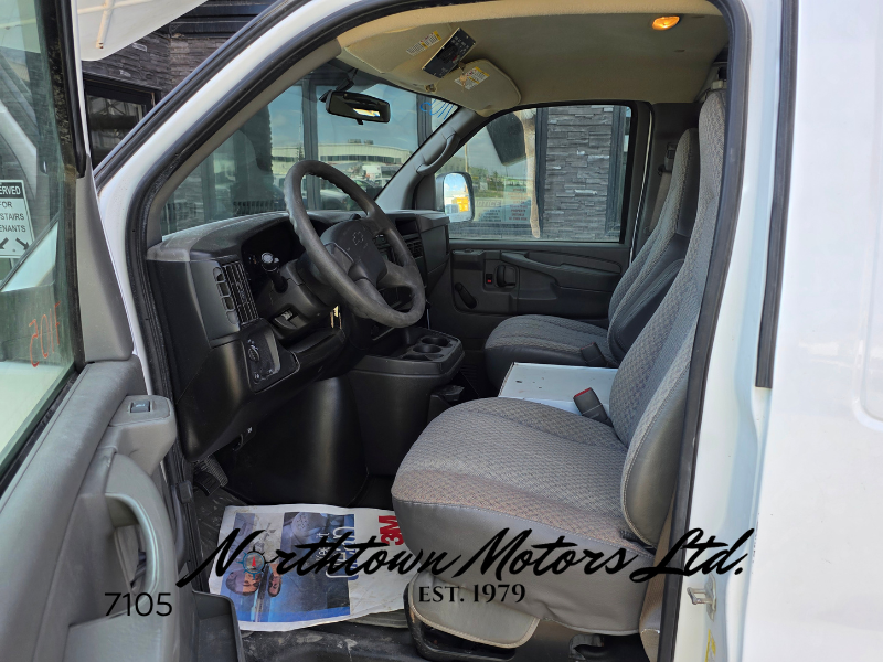 
								2006 Chevrolet Express 3500 Bucket Van full									