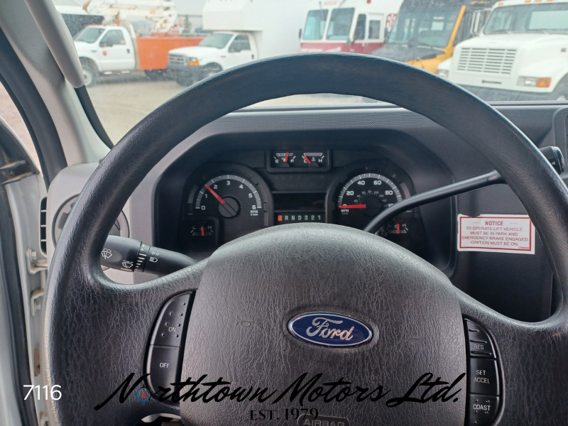 
								2011 Ford E450 14 Passenger Bus full									