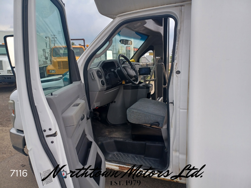 
								2011 Ford E450 14 Passenger Bus full									