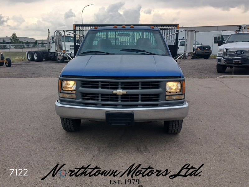 
								1997 Chevrolet 3500 Flat Deck & Hoist full									