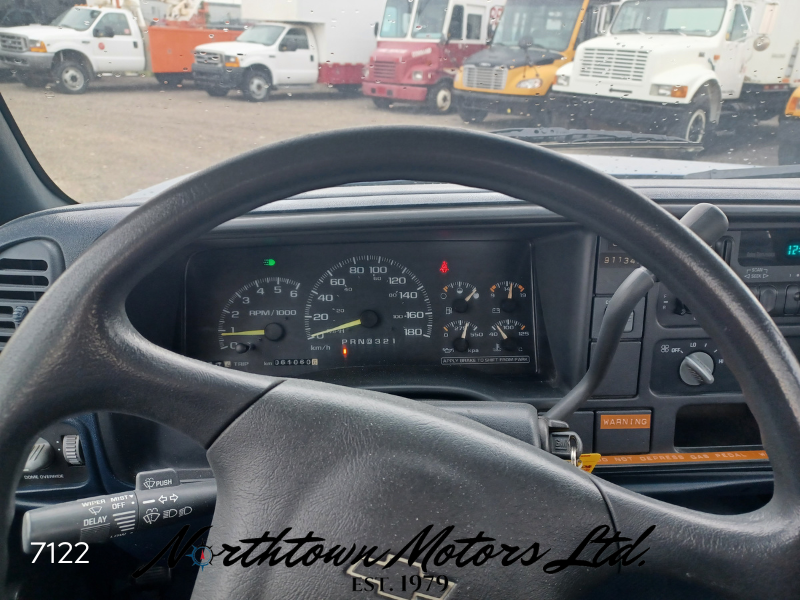 
								1997 Chevrolet 3500 Flat Deck & Hoist full									