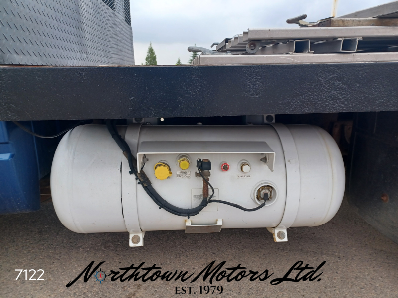 
								1997 Chevrolet 3500 Flat Deck & Hoist full									