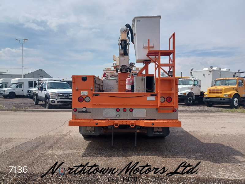 
								2000 Ford F450 Bucket Truck full									