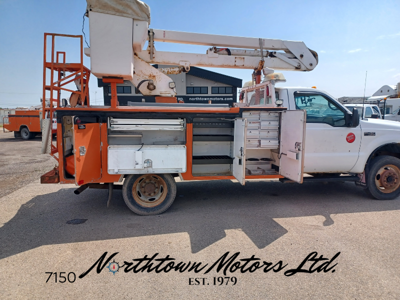 
								2000 Ford F450 Bucket Truck full									