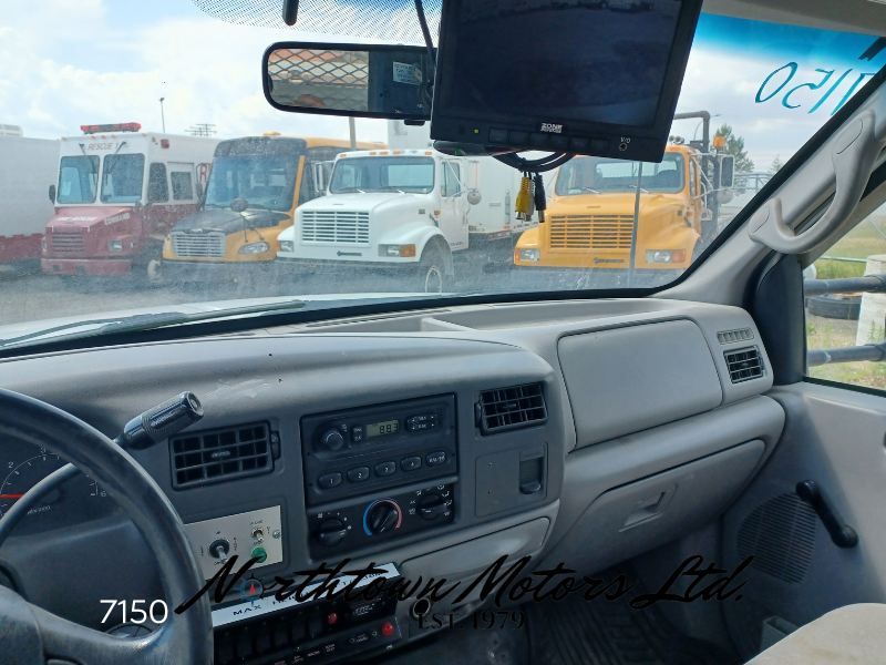 
								2000 Ford F450 Bucket Truck full									