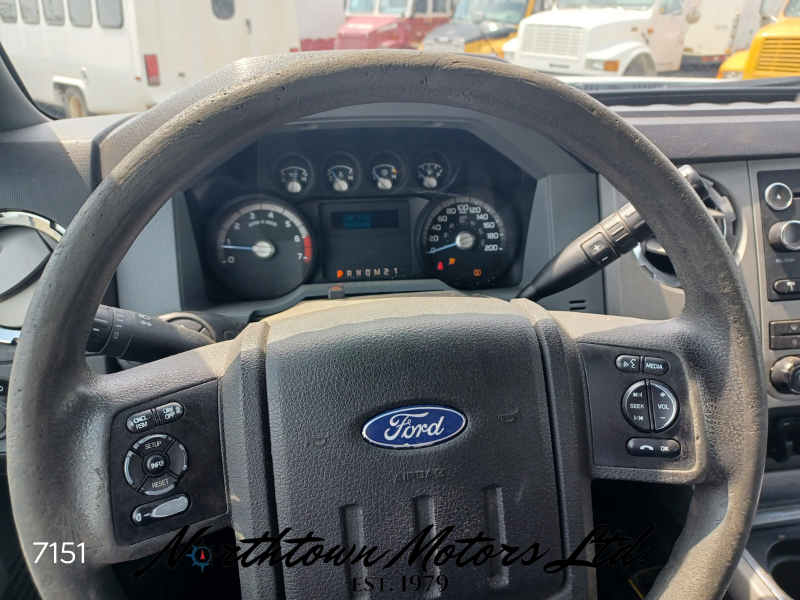 
								2015 Ford F350 Pick Up full									