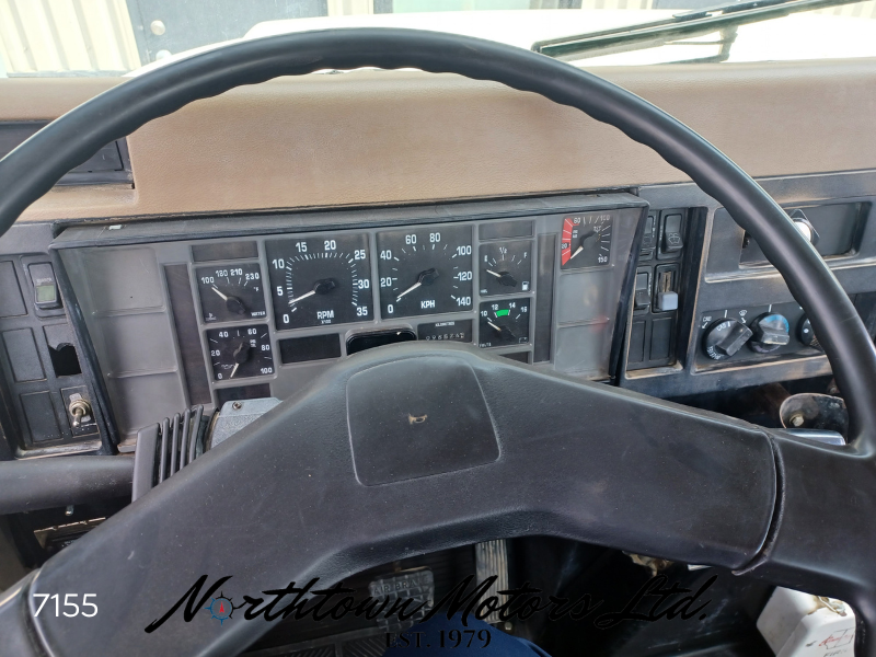 
								1991 International 4900 Flat Deck Mechanics Special full									