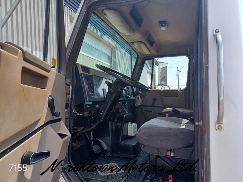 
								1991 International 4900 Flat Deck Mechanics Special full									