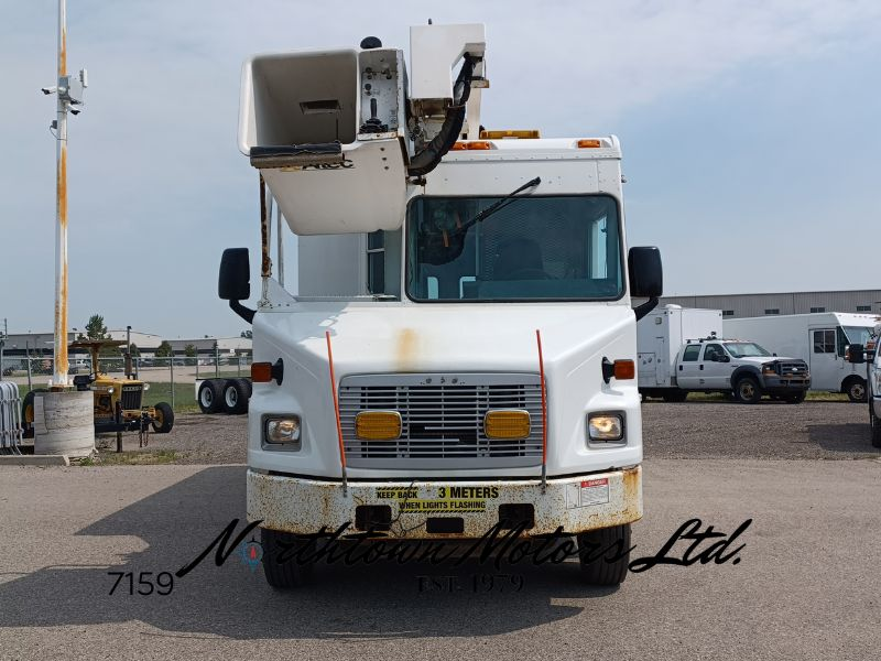 
								2004 Feightliner MT55 Bucket Van full									