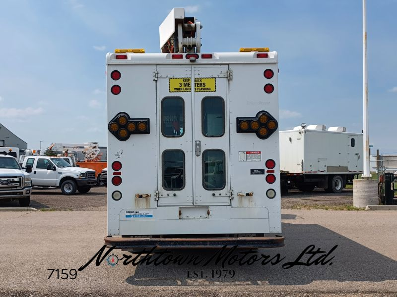 
								2004 Feightliner MT55 Bucket Van full									