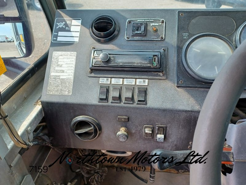 
								2004 Feightliner MT55 Bucket Van full									