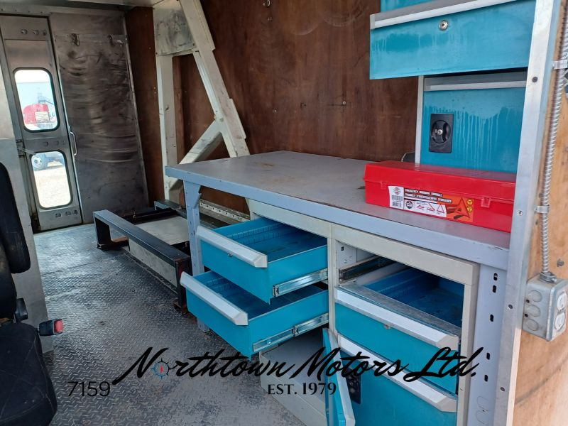 
								2004 Feightliner MT55 Bucket Van full									