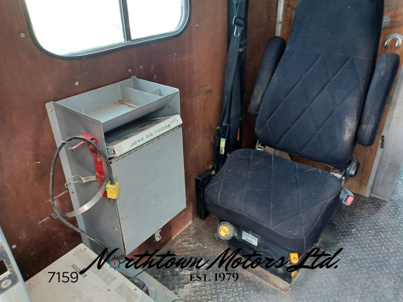 
								2004 Feightliner MT55 Bucket Van full									