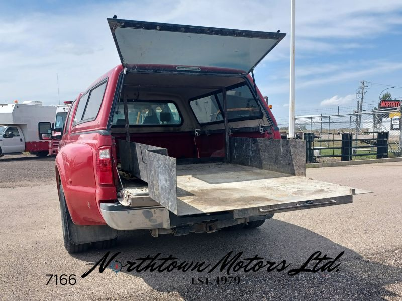 
								2008 Ford F350 Dually Pick Up full									