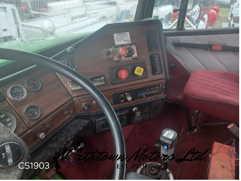 
								1990 Freightliner FLC112 Day Cab full									