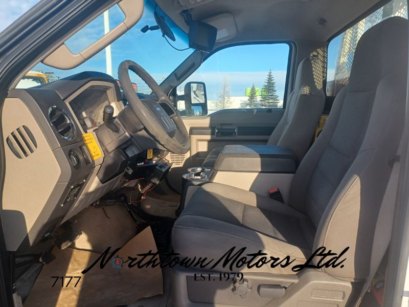 2008 Ford F450 Service Body / Bucket Truck