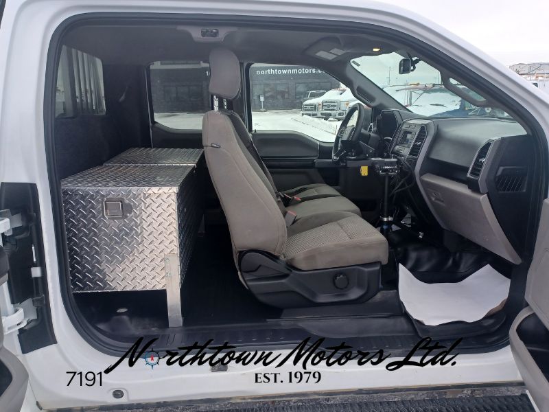 
								2017 Ford F150 XLT Long Box Pick Up full									