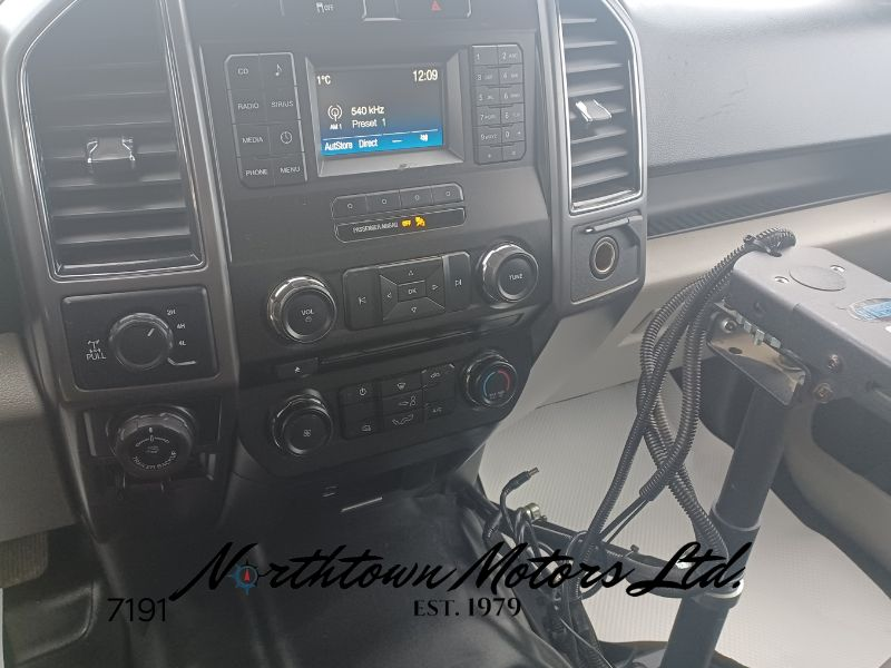 
								2017 Ford F150 XLT Long Box Pick Up full									