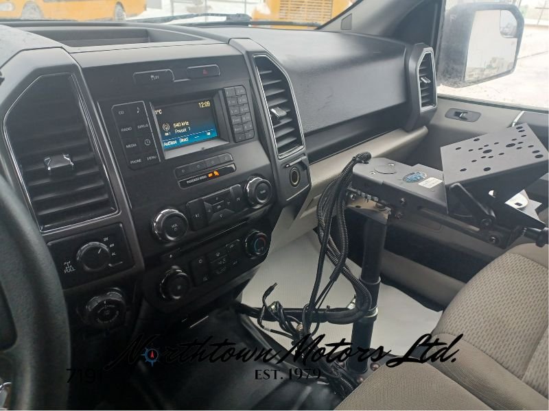 
								2017 Ford F150 XLT Long Box Pick Up full									