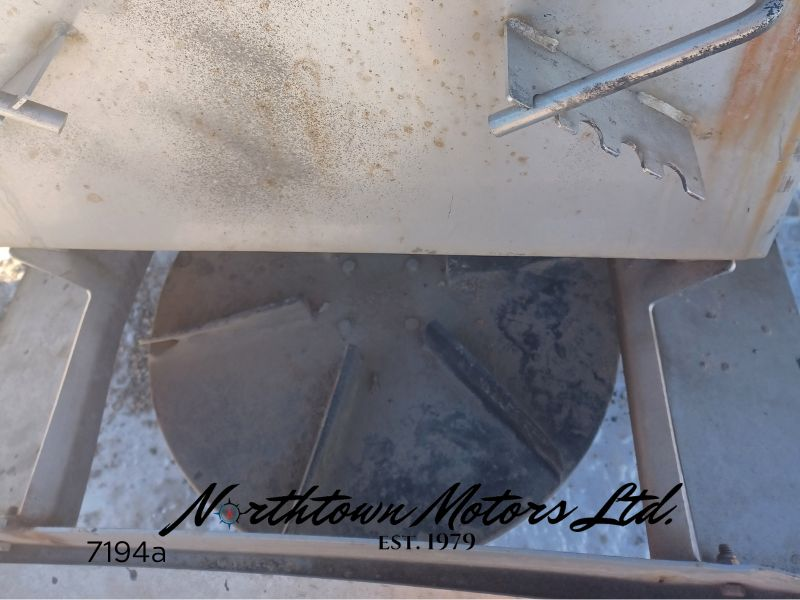 
								SaltDogg Salt / Sand Spreader full									