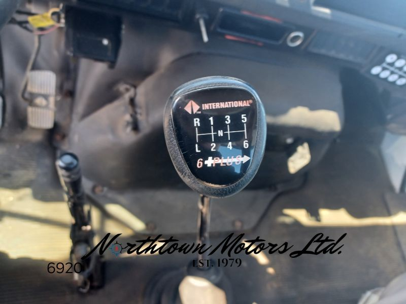 
								1998 International 4900 Cab & Chassis full									