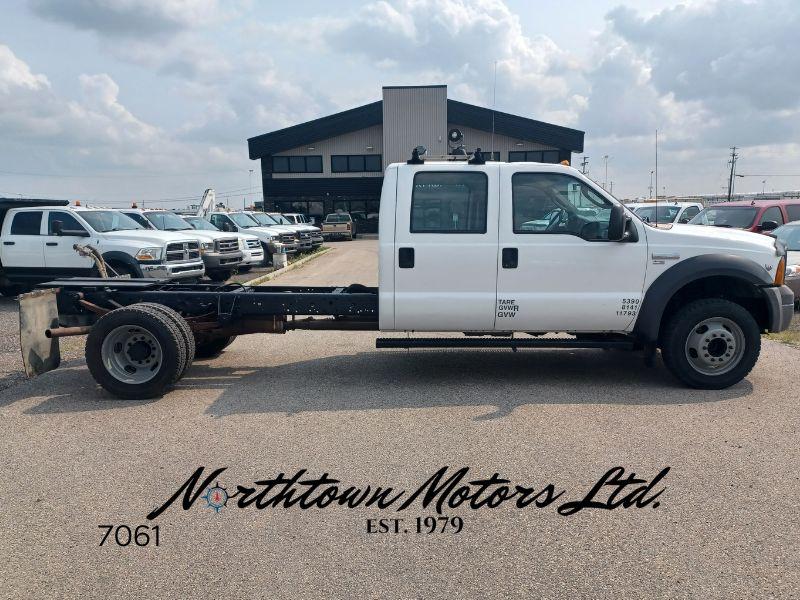 
								2005 Ford F550 Cab & Chassis full									